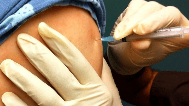 Study: Vaccinated patients have lower risk of long COVID